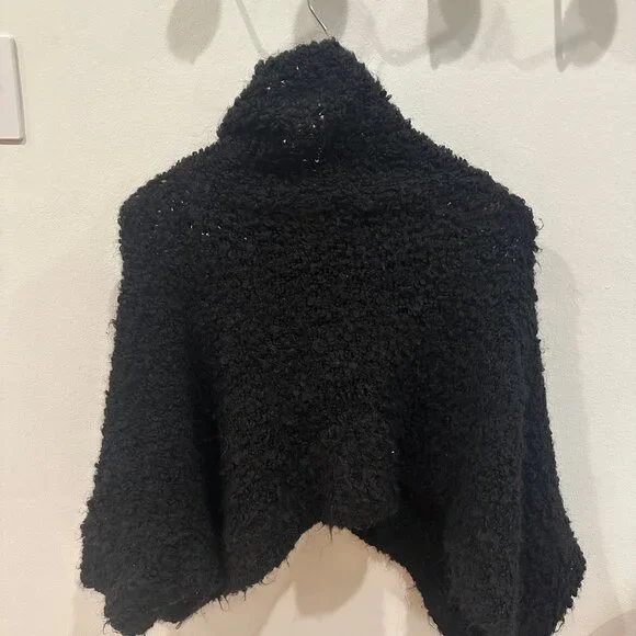 Zara Cropped Wool Black Sweater - Picture 2 of 3
